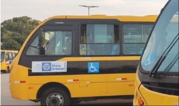 COLÍDER: Menino tem surto agride menina dentro de ônibus escolar.